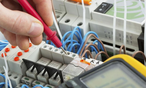 Electrician, Instalatii electrice